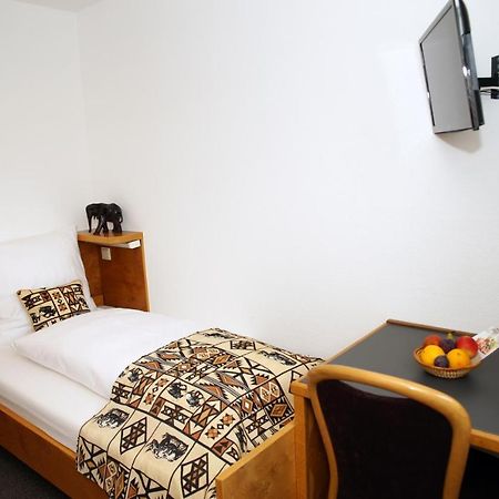 เรสเทอรองต์-โฮเทล เฮาส์ มือเลนบรอค Hotel แชร์มเบค ภายนอก รูปภาพ