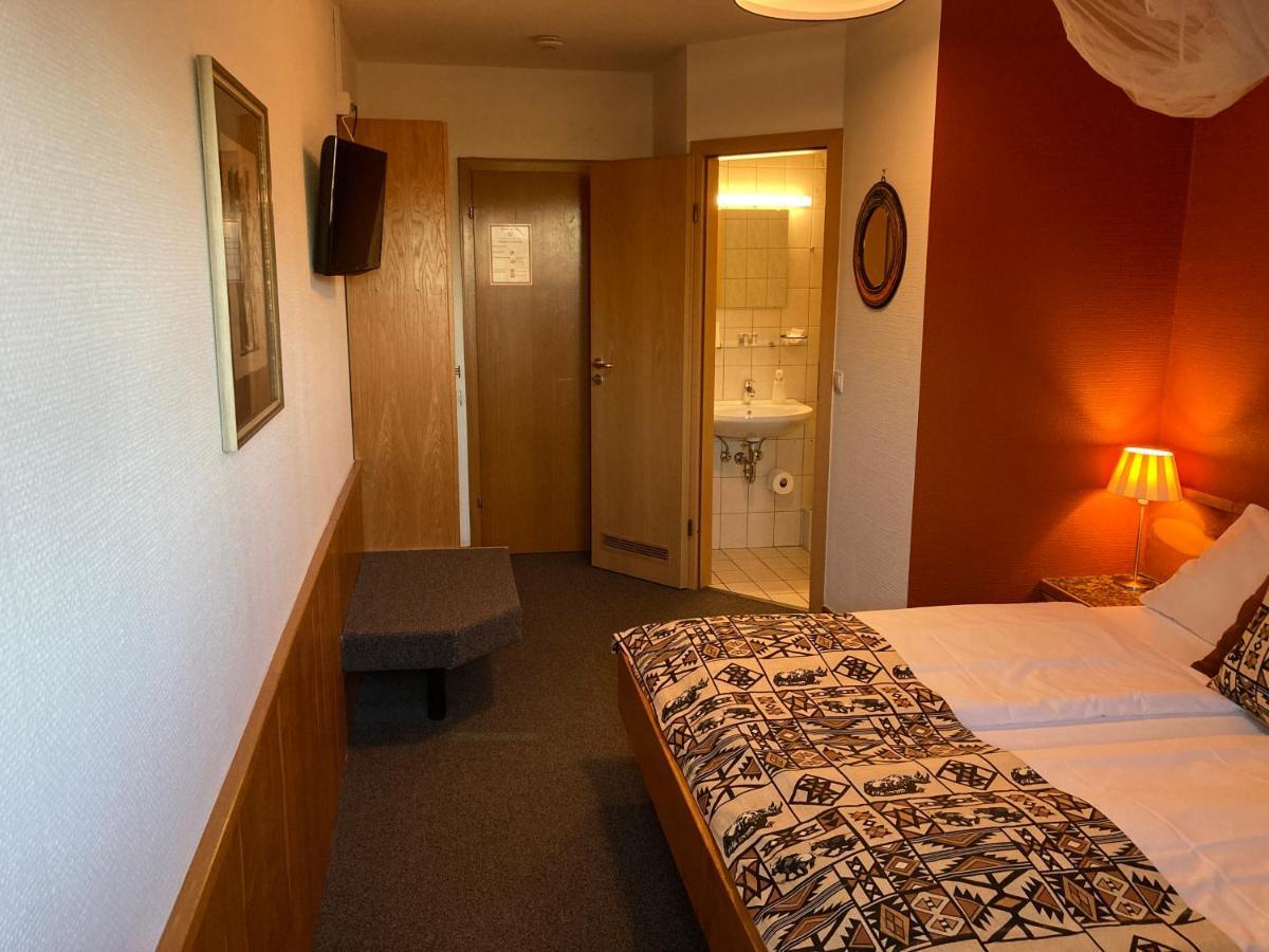 เรสเทอรองต์-โฮเทล เฮาส์ มือเลนบรอค Hotel แชร์มเบค ภายนอก รูปภาพ