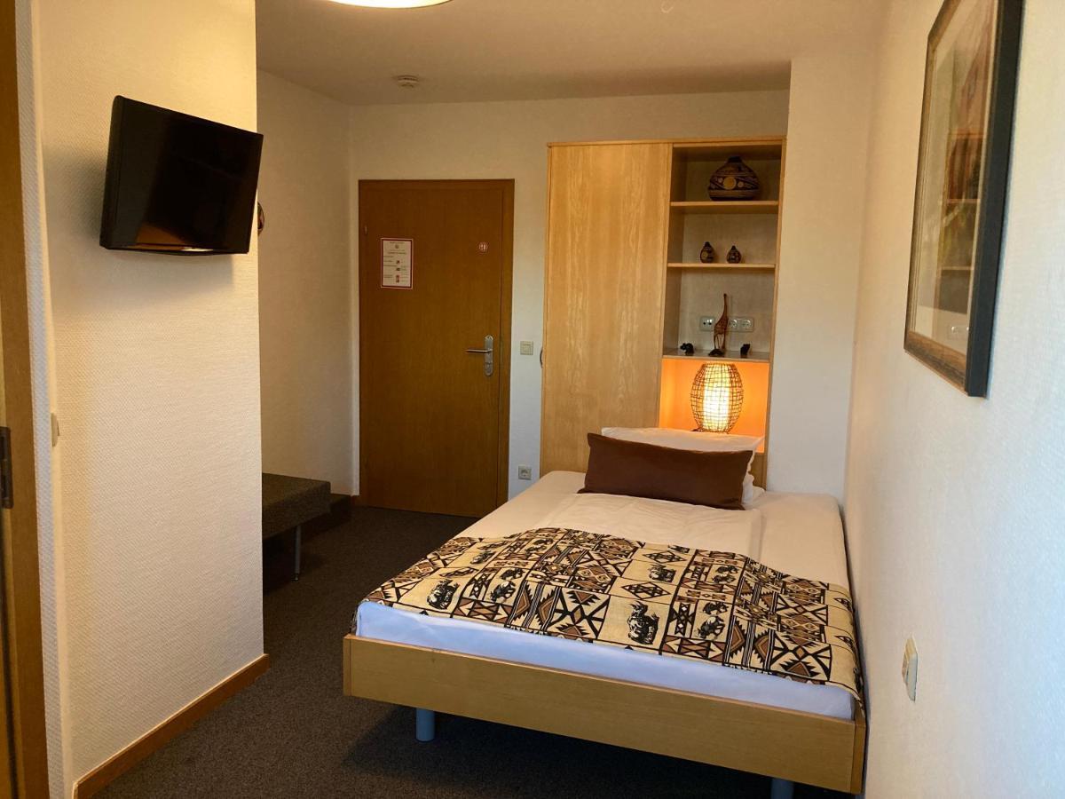 เรสเทอรองต์-โฮเทล เฮาส์ มือเลนบรอค Hotel แชร์มเบค ภายนอก รูปภาพ