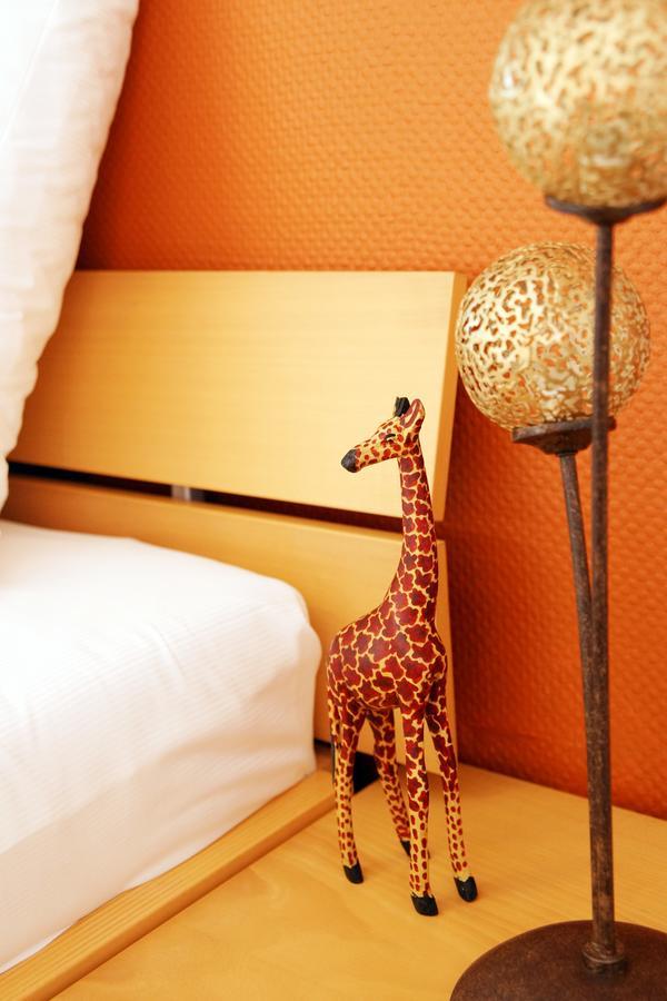เรสเทอรองต์-โฮเทล เฮาส์ มือเลนบรอค Hotel แชร์มเบค ภายนอก รูปภาพ